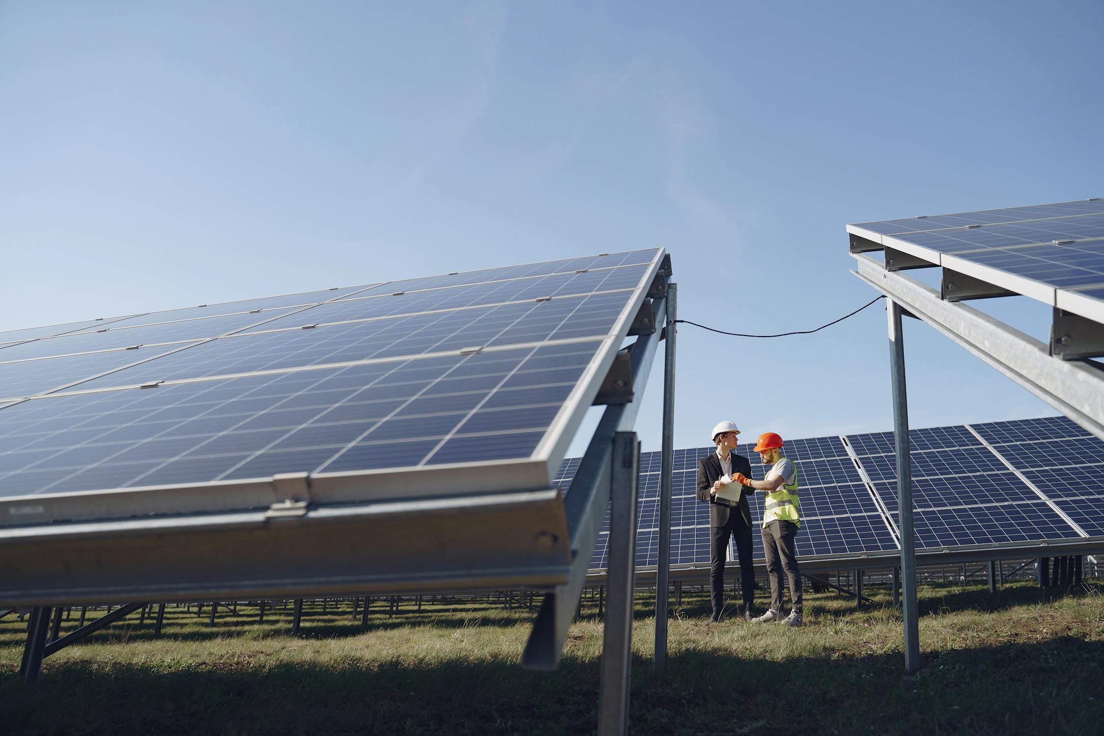 Tipos de sistemas de montagem fotovoltaica (PV) e suas vantagens, desvantagens e aplicações